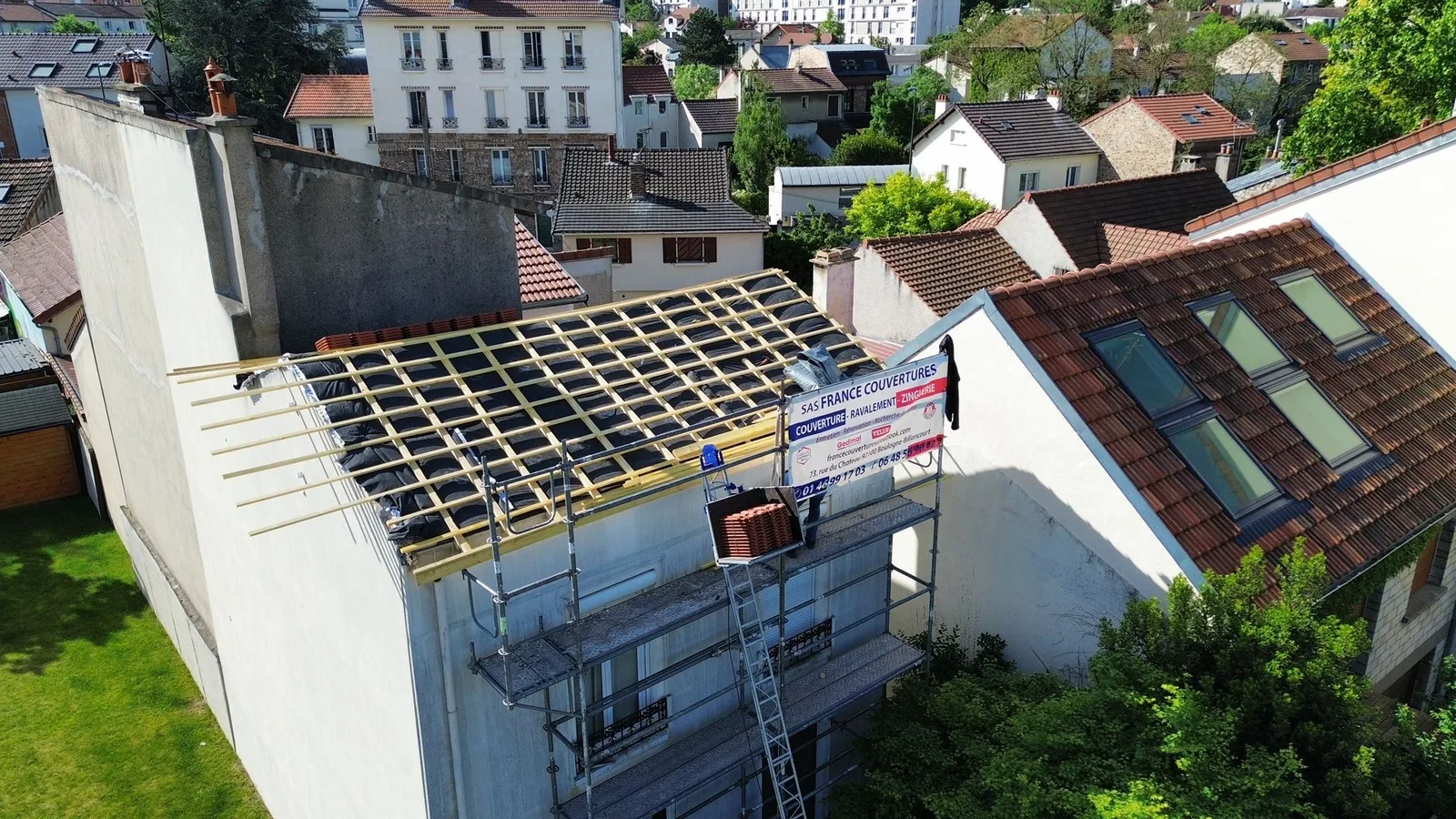 Réfection de charpente et lattage avant pose de tuiles — Toiture tuile