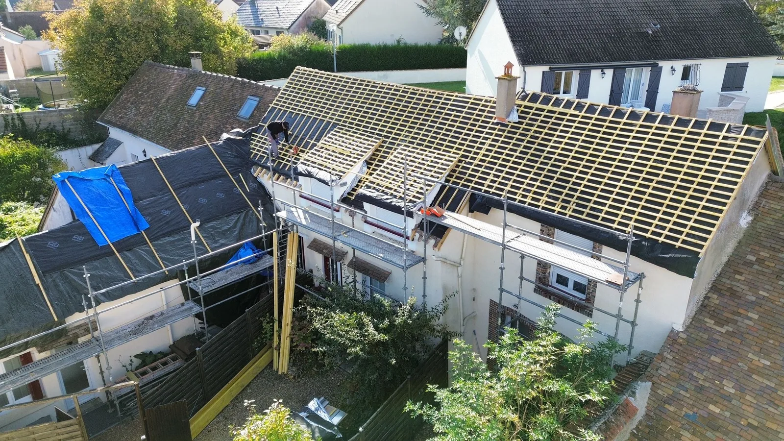 Réfection complète de toiture avec pose de liteaux et sous-toiture — Charpente