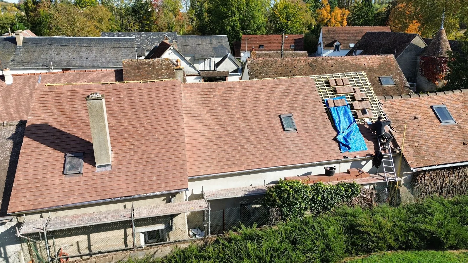Réfection partielle de toiture en tuiles avec reprise de lattage — Toiture tuile